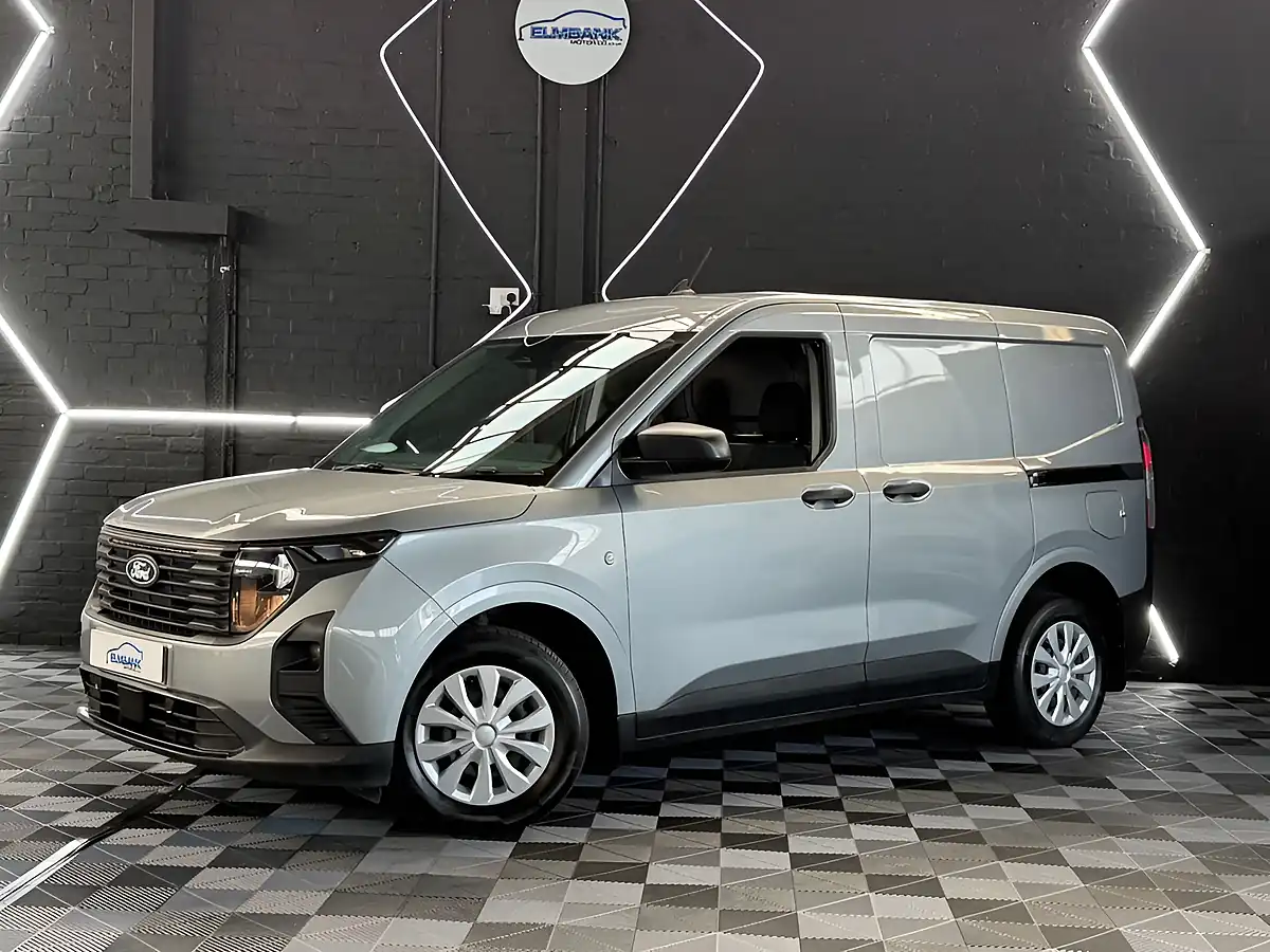 Used 2025 Ford Transit Courier Trend Silver - Front View