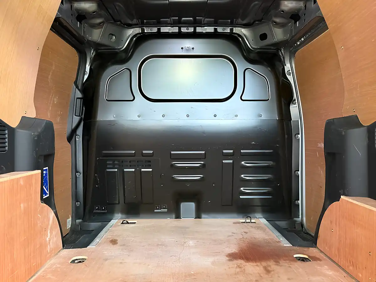 Used 2025 Ford Transit Courier Trend Silver - Interior and Exterior details 13