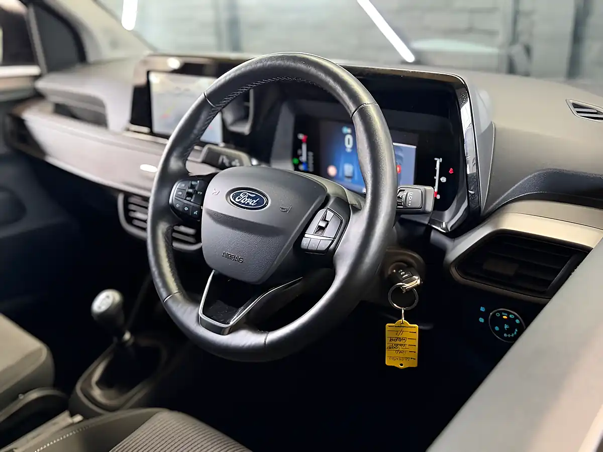 Used 2025 Ford Transit Courier Trend Silver - Interior and Exterior details 16