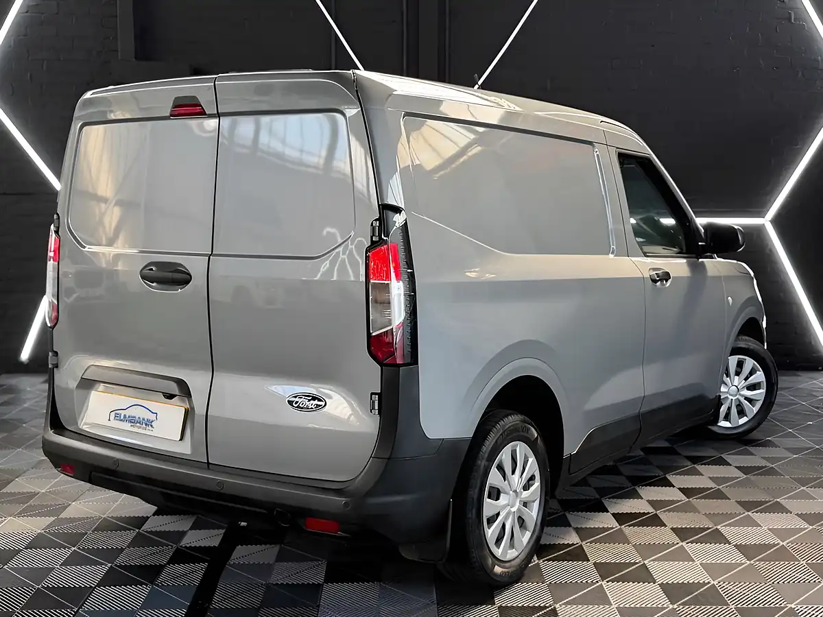 Used 2025 Ford Transit Courier Trend Silver - Interior and Exterior details 17