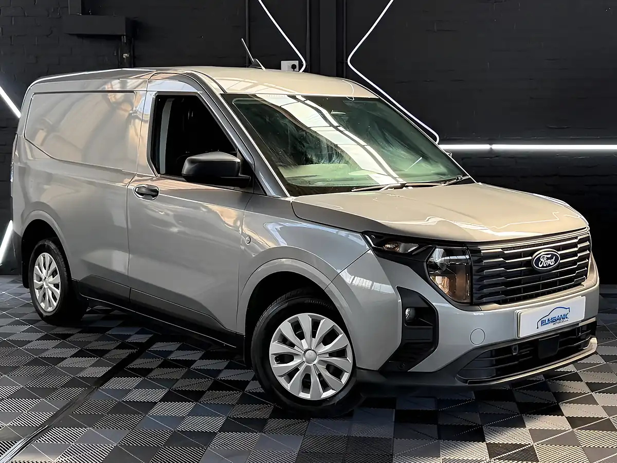 Used 2025 Ford Transit Courier Trend Silver - Interior and Exterior details 19