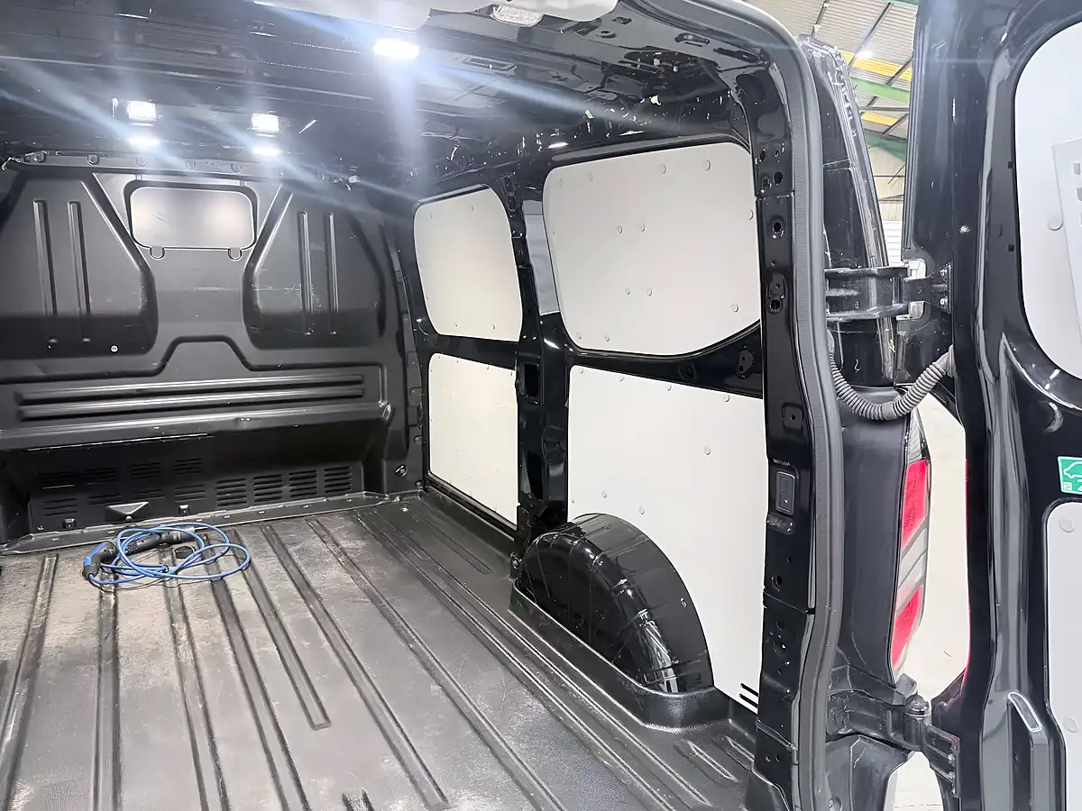 Used 2025 Ford Transit Custom 320 Limited Agate Black (metallic Colour) - Interior and Exterior details 18