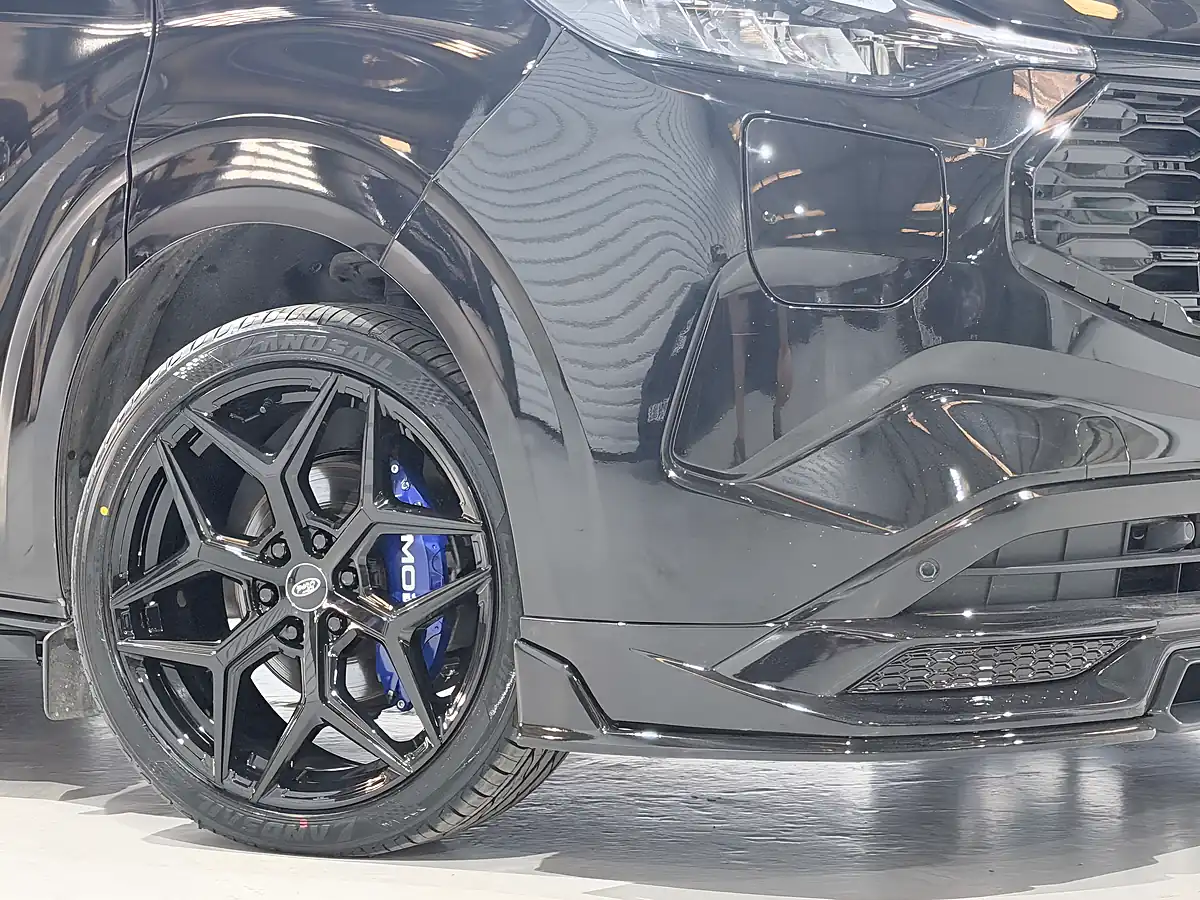 Used 2025 Ford Transit Custom 320 Limited Agate Black (metallic Colour) - Interior and Exterior details 2