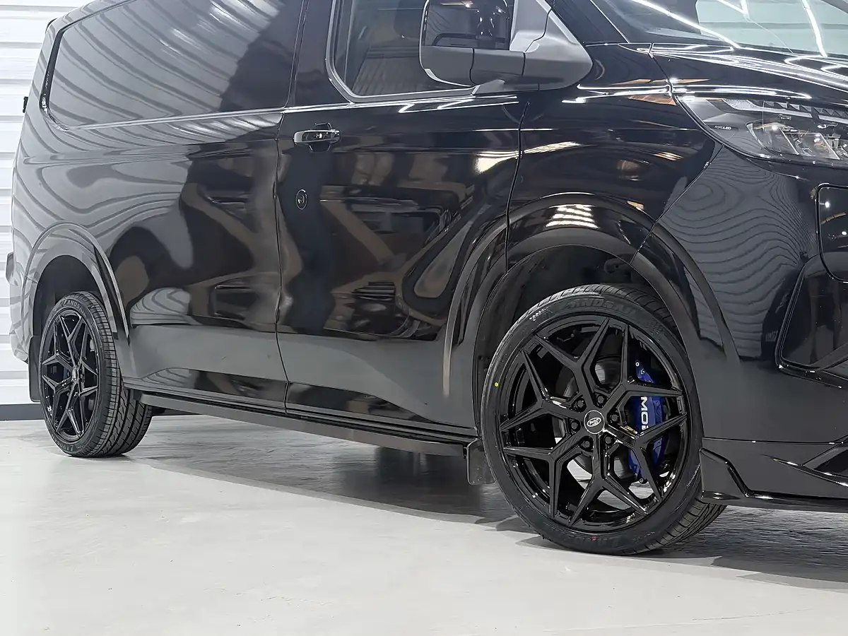 Used 2025 Ford Transit Custom 320 Limited Agate Black (metallic Colour) - Interior and Exterior details 5