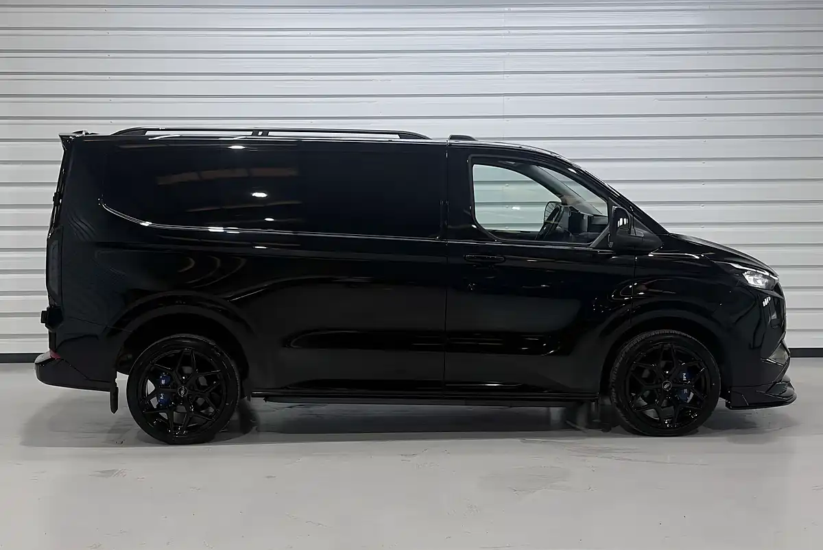 Used 2025 Ford Transit Custom 320 Limited Agate Black (metallic Colour) - Interior and Exterior details 8