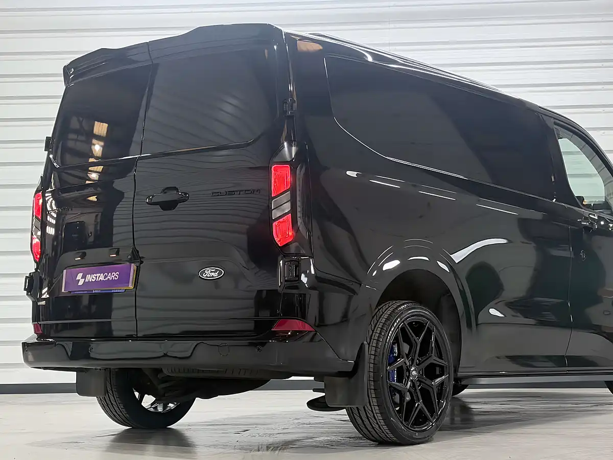 Used 2025 Ford Transit Custom 320 Limited Agate Black (metallic Colour) - Interior and Exterior details 9