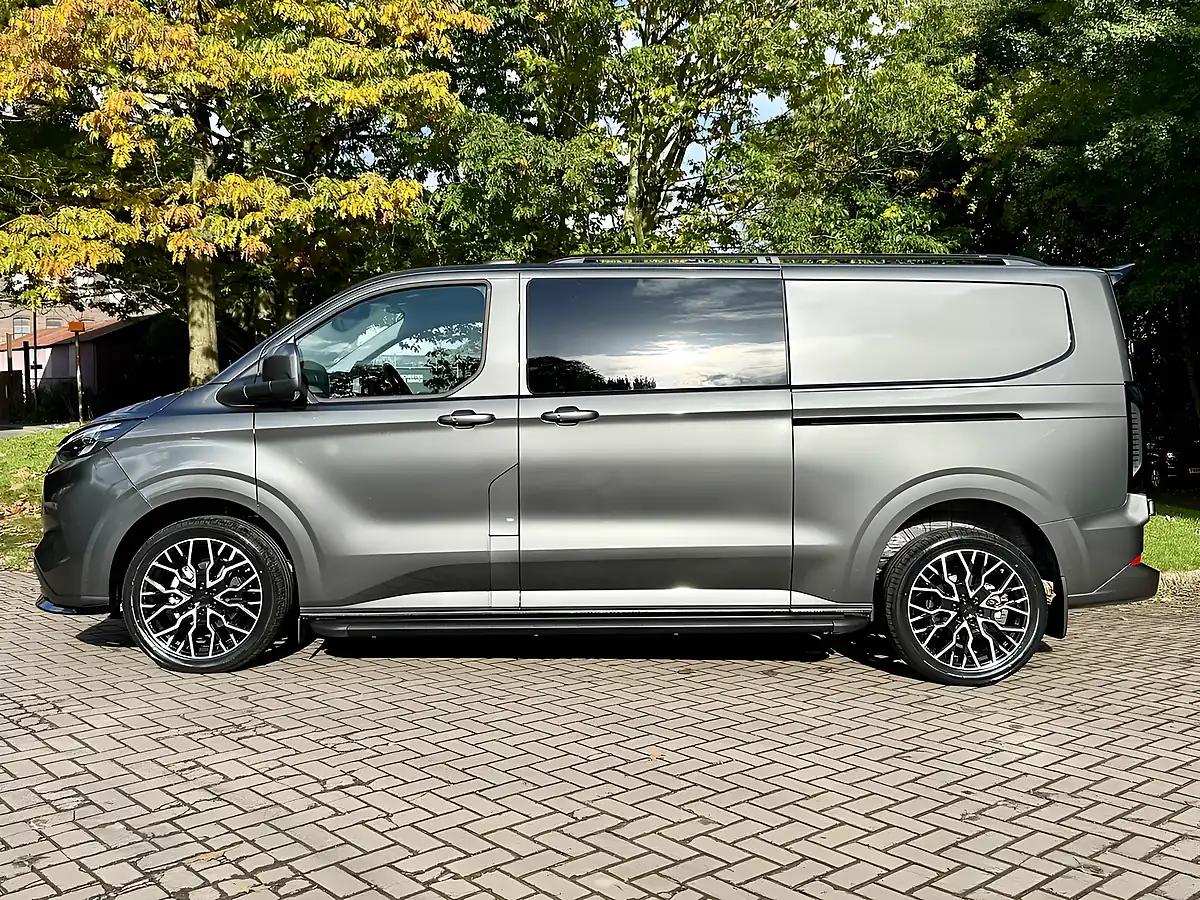 Used 2025 Ford Transit Custom 320 Limited L2h1 Dciv Magnetic Grey - Interior and Exterior details 7