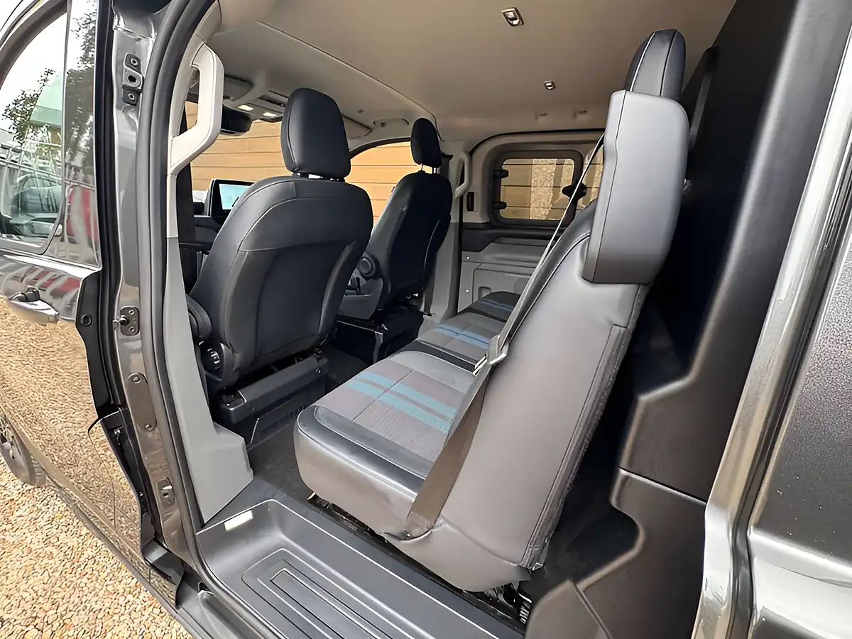 Used 2025 Ford Transit Custom 320 Sport Magnetic - Interior and Exterior details 20
