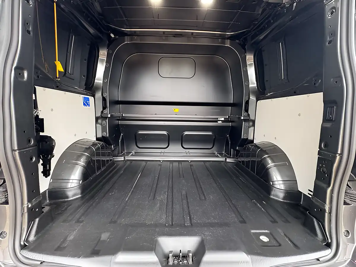 Used 2025 Ford Transit Custom 320 Sport Magnetic - Interior and Exterior details 5