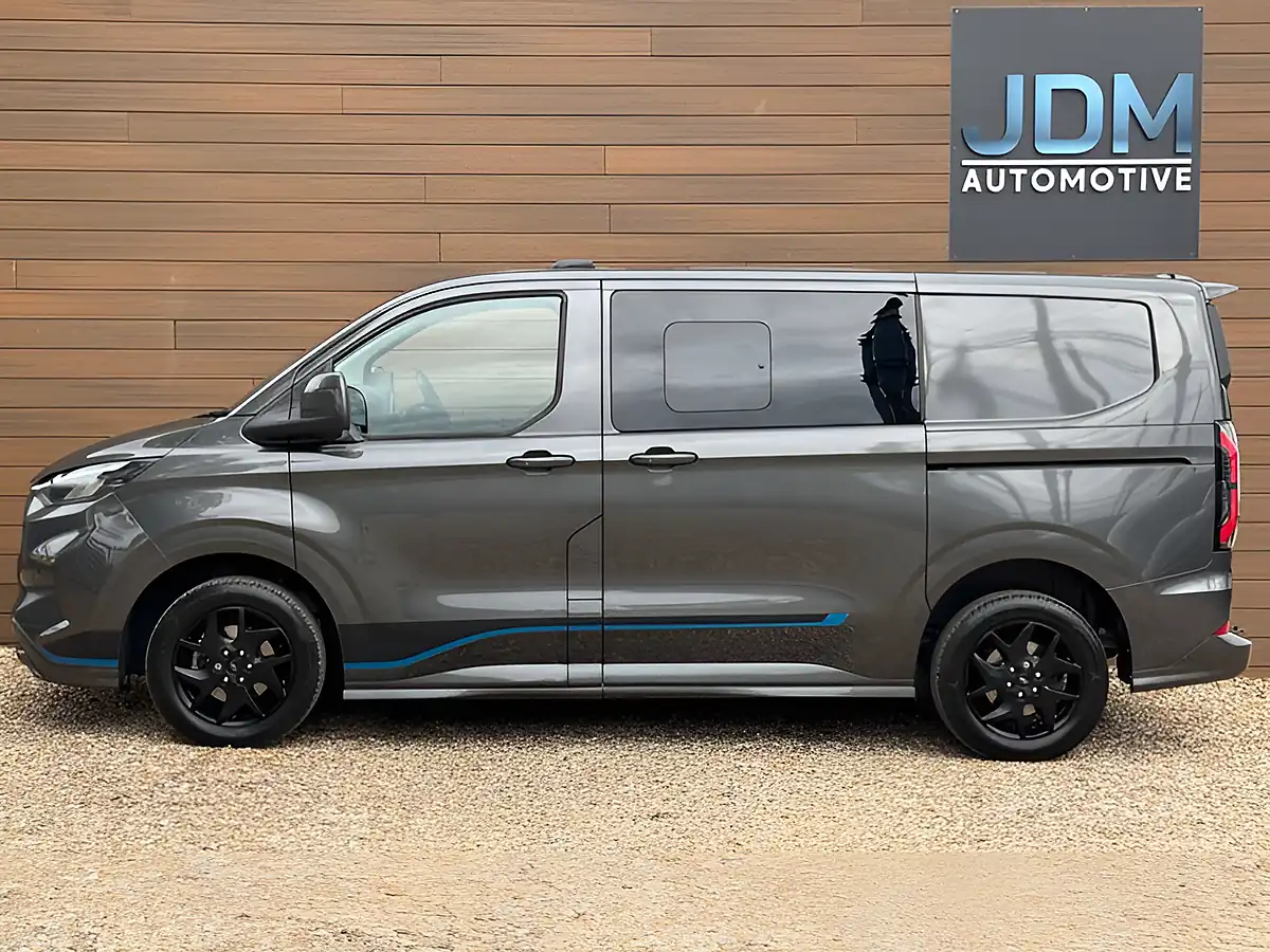 Used 2025 Ford Transit Custom 320 Sport Magnetic - Interior and Exterior details 8