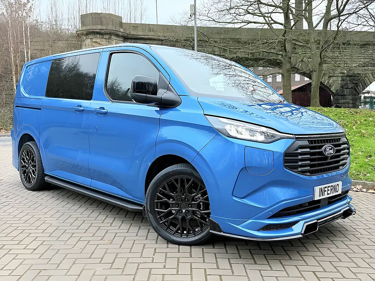 Used 2025 Ford Transit Custom Limited Blue - Front View