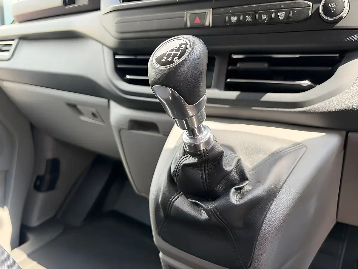 Used 2025 Ford Transit Custom Limited Frozen White - Interior and Exterior details 15