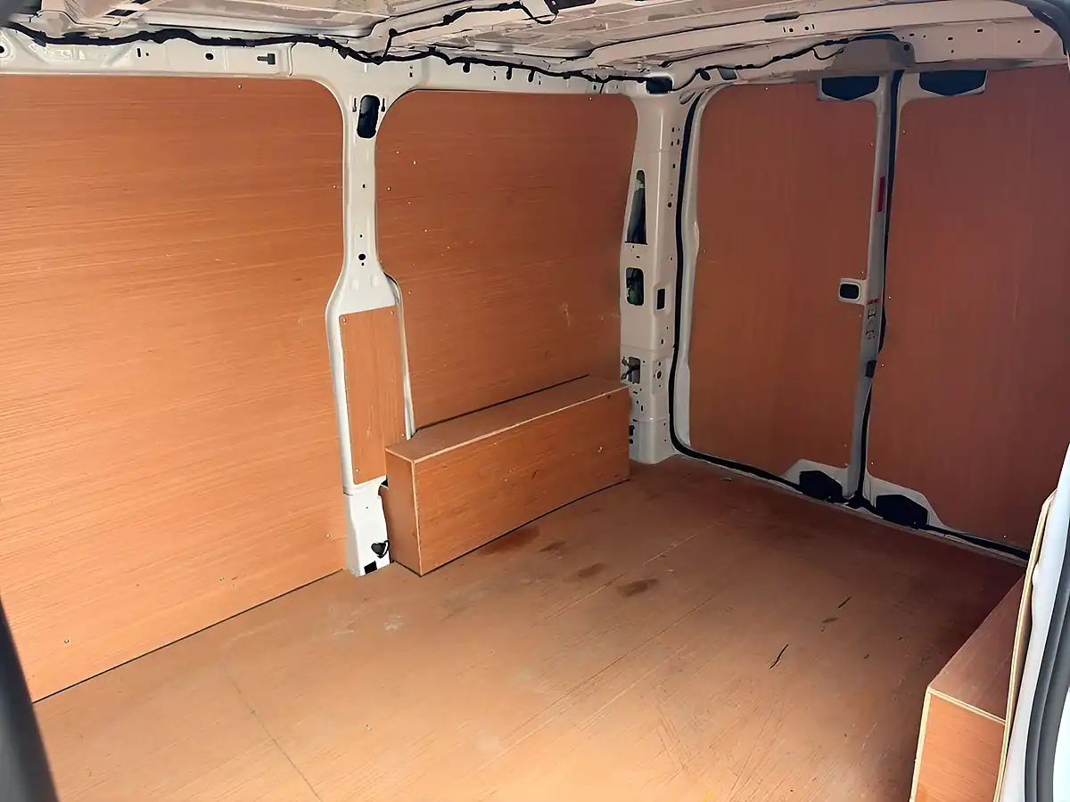 Used 2025 Ford Transit Custom Limited Frozen White - Interior and Exterior details 16