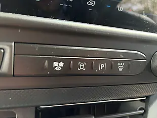 Used 2025 Ford Transit Custom Limited Frozen White - Interior and Exterior details 18