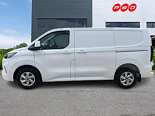 Used 2025 Ford Transit Custom Limited Frozen White - Interior and Exterior details 4