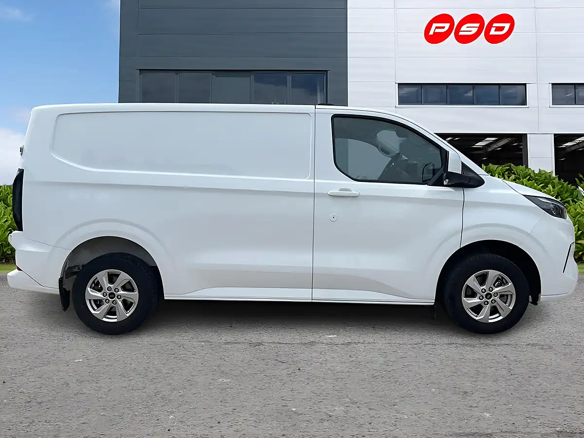 Used 2025 Ford Transit Custom Limited Frozen White - Interior and Exterior details 8