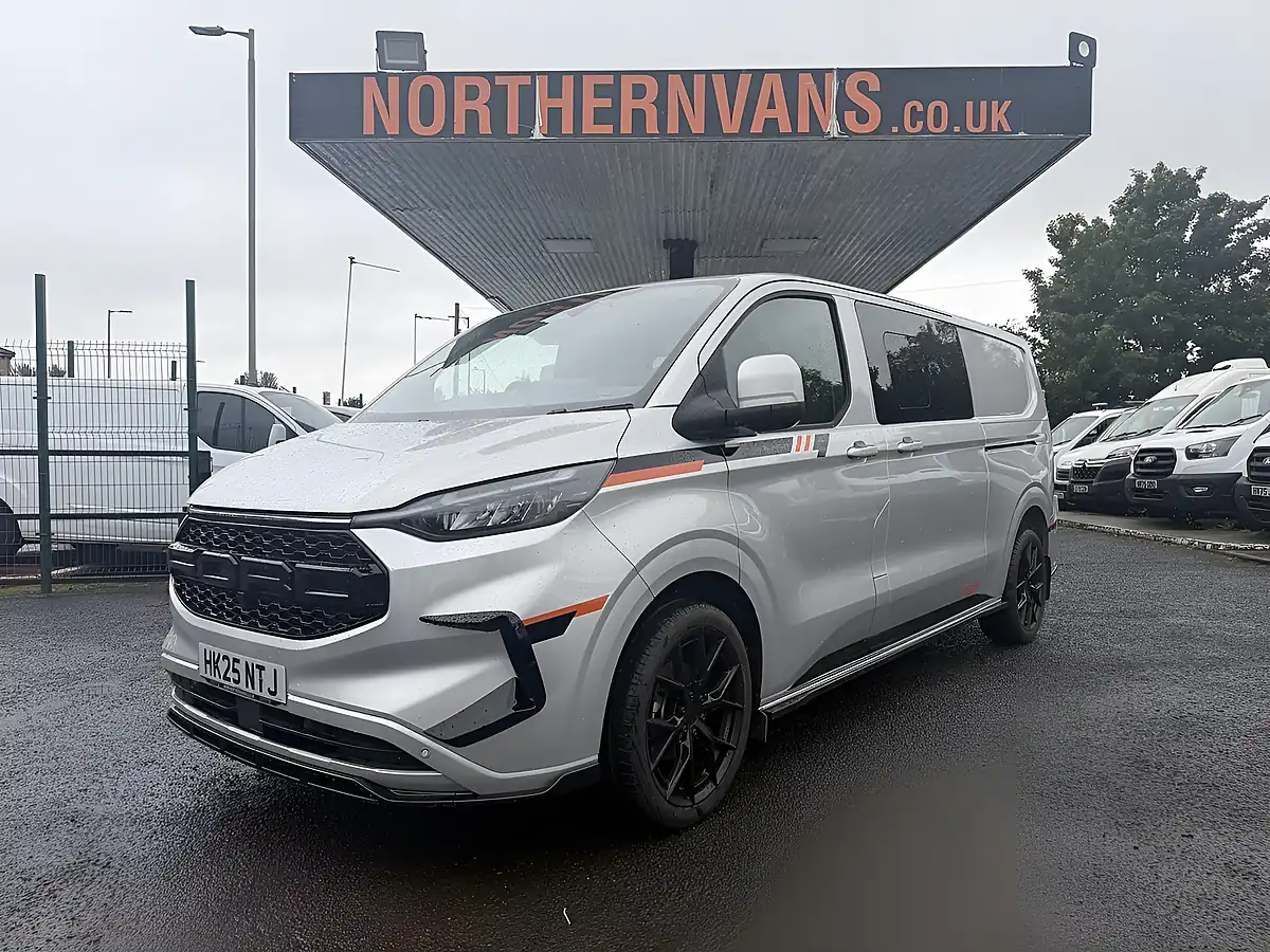 Used 2025 Ford Transit Custom Limited Moondust Silver - Interior and Exterior details 6