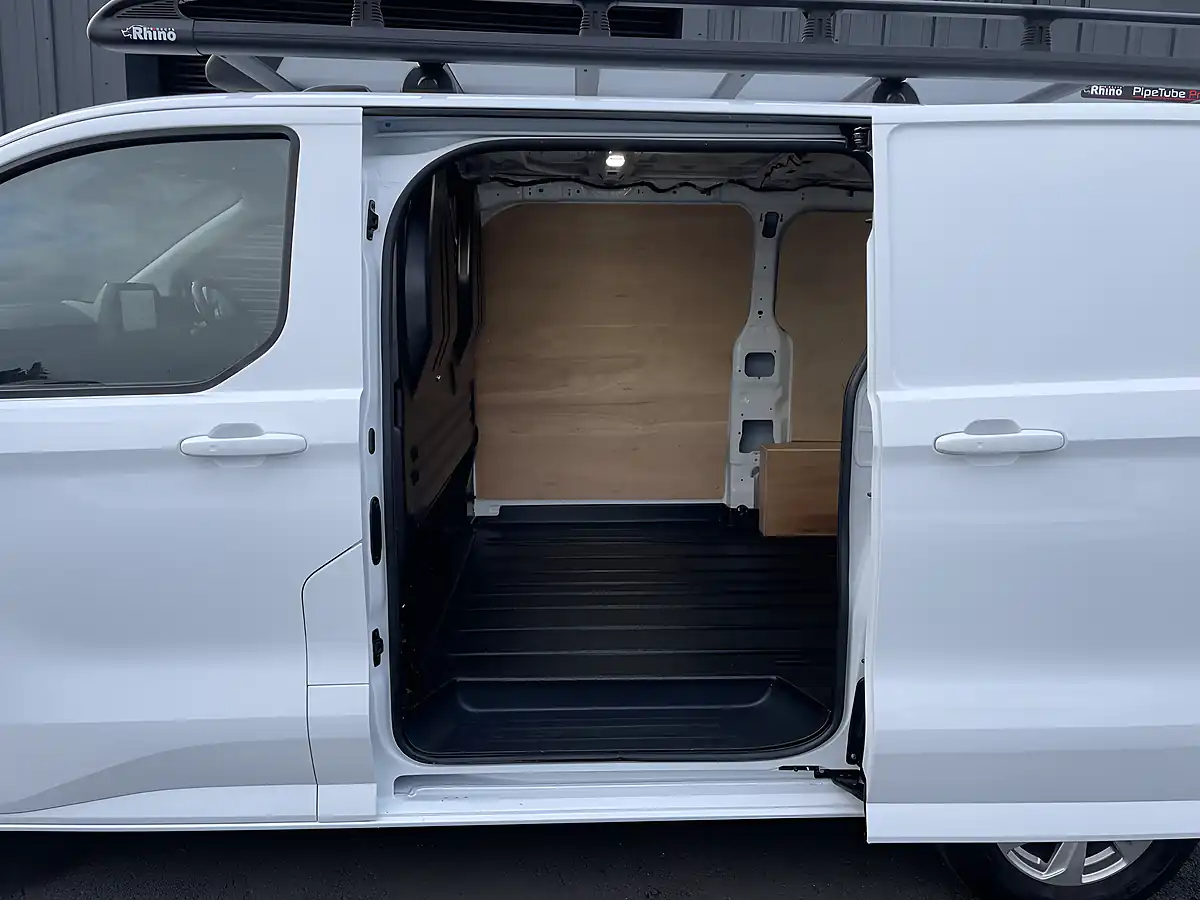 Used 2025 Ford Transit Custom Limited Swb White - Interior and Exterior details 13