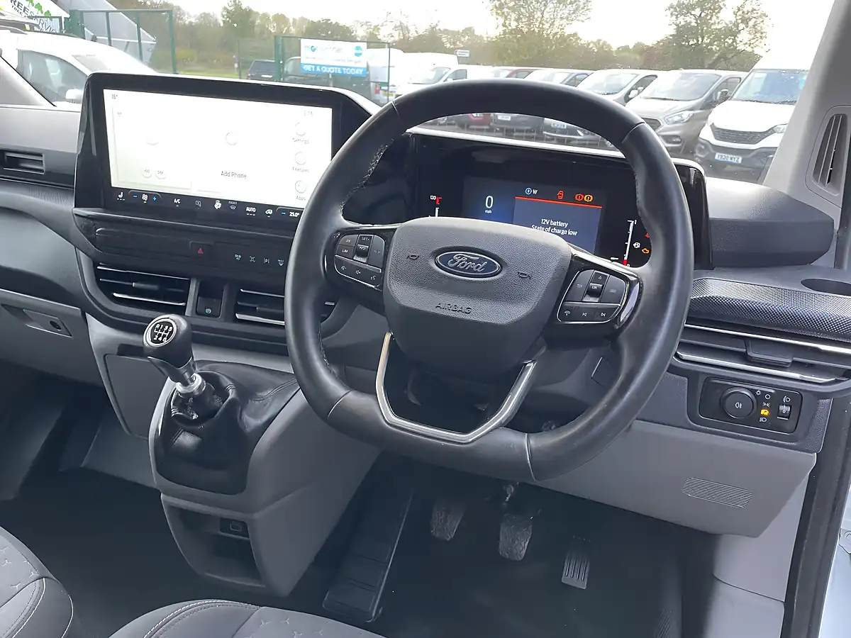Used 2025 Ford Transit Custom Limited Swb White - Interior and Exterior details 8
