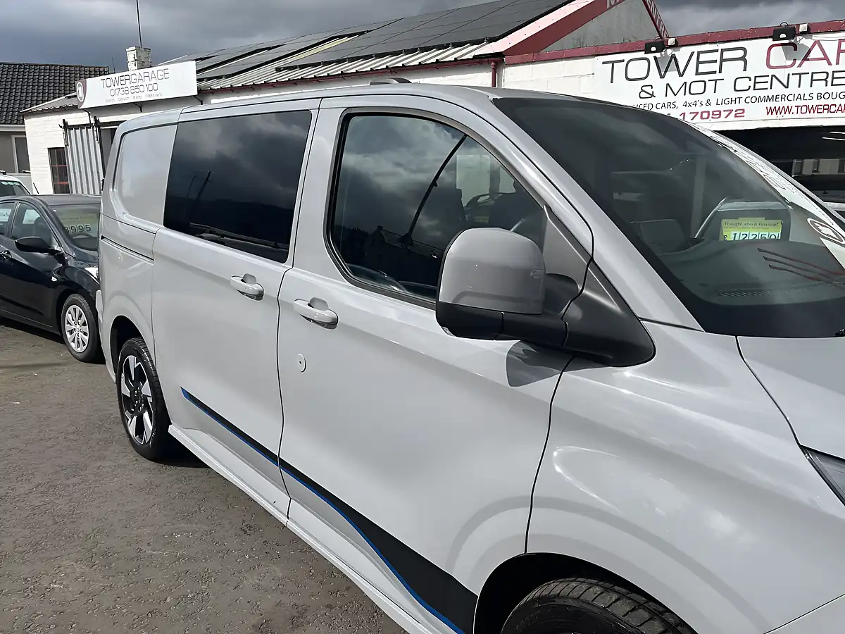 Used 2025 Ford Transit Custom Sport Crew Grey - Interior and Exterior details 5