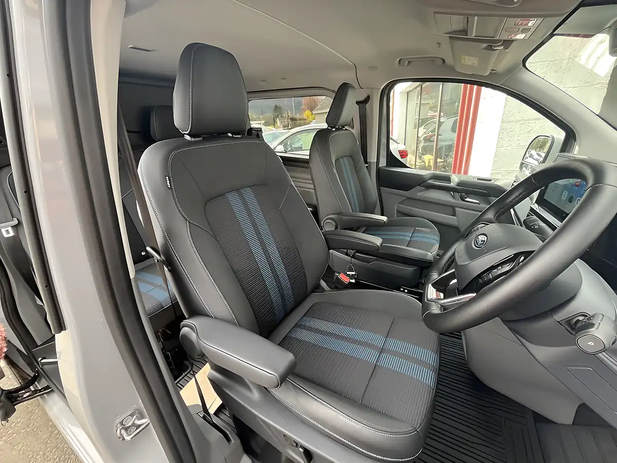 Used 2025 Ford Transit Custom Sport Crew Grey - Interior and Exterior details 8