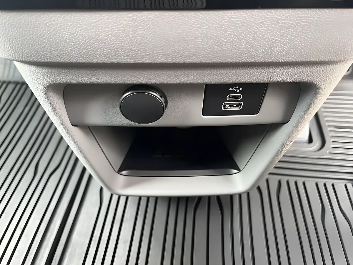 Used 2025 Ford Transit Custom Sport Crew Grey - Interior and Exterior details 9