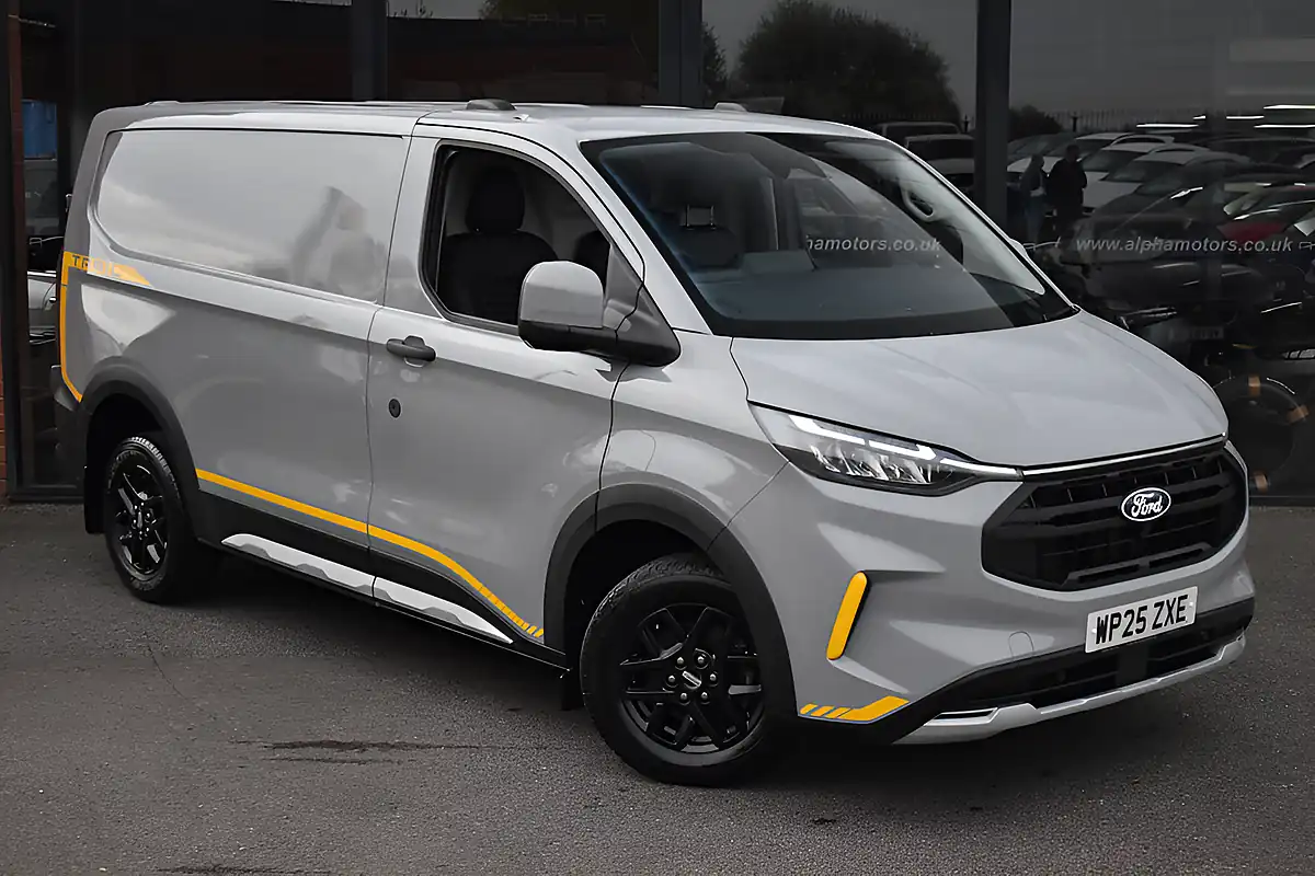 Used 2025 Ford Transit Custom Trail Grey Matter - Front View
