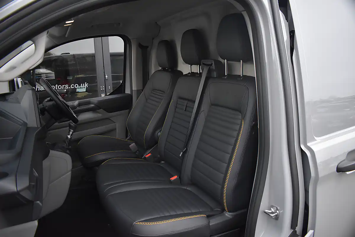 Used 2025 Ford Transit Custom Trail Grey Matter - Interior and Exterior details 11