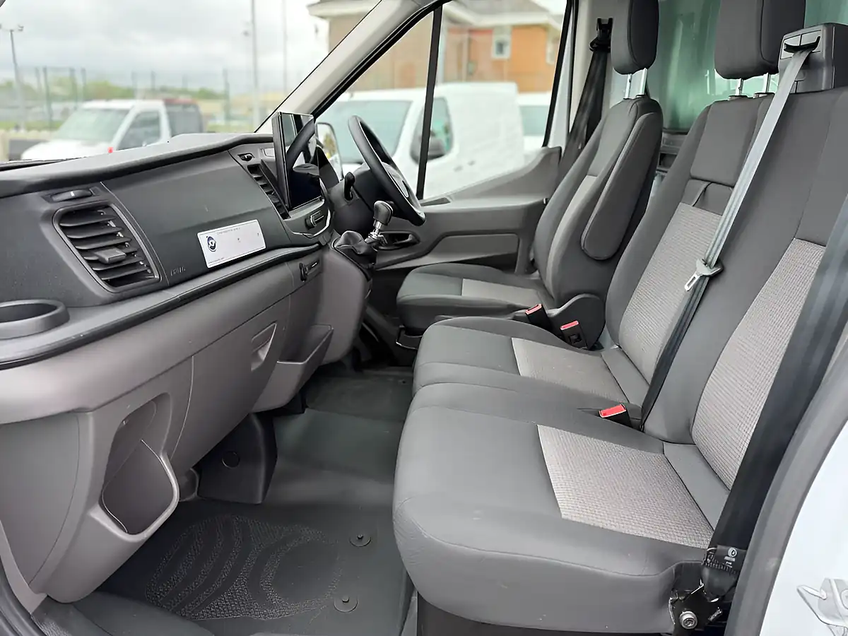 Used 2025 Ford Transit Leader Chassis Cab White - Interior and Exterior details 7