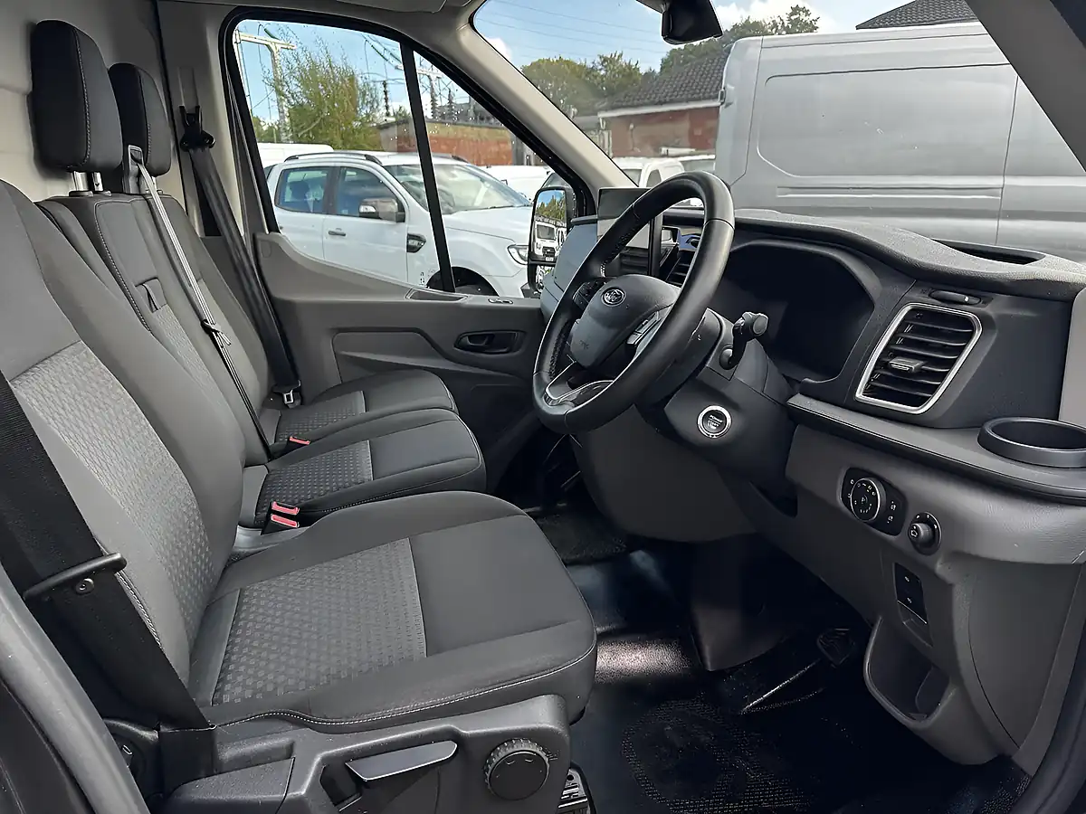 Used 2025 Ford Transit Trend Magnetic (metallic Colour) - Interior and Exterior details 6