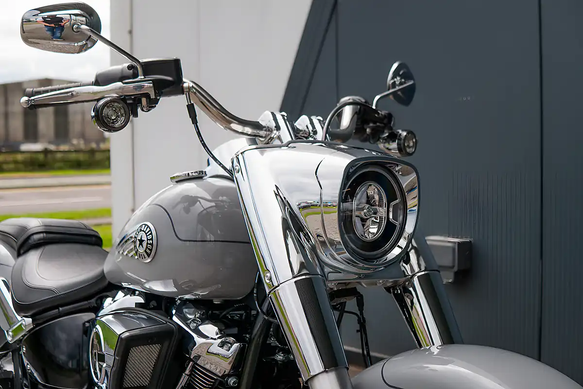 Used 2025 Harley-Davidson Fat Boy Billiard Grey - Interior and Exterior details 10