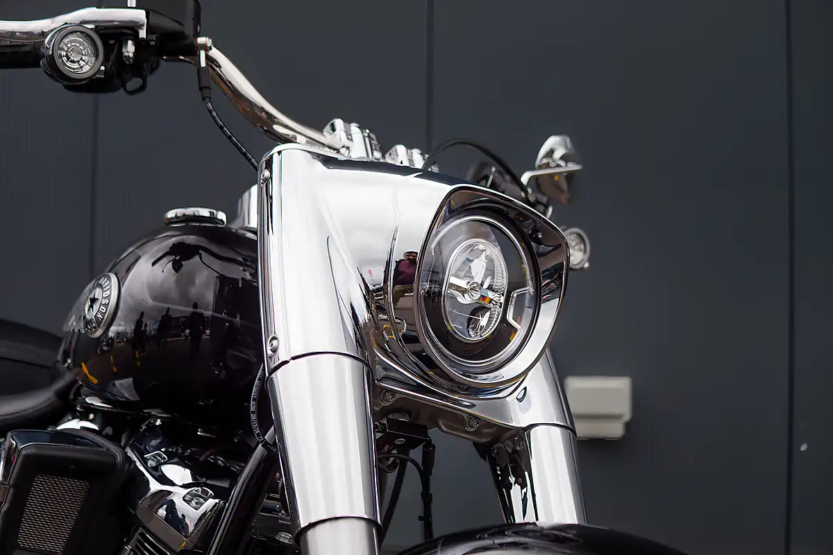 Used 2025 Harley-Davidson Fat Boy Vivid Black - Interior and Exterior details 5