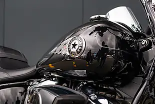 Used 2025 Harley-Davidson Fat Boy Vivid Black - Interior and Exterior details 7