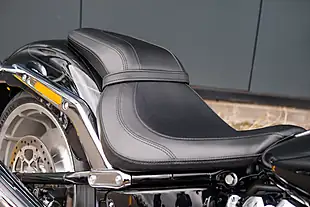 Used 2025 Harley-Davidson Fat Boy Vivid Black - Interior and Exterior details 9