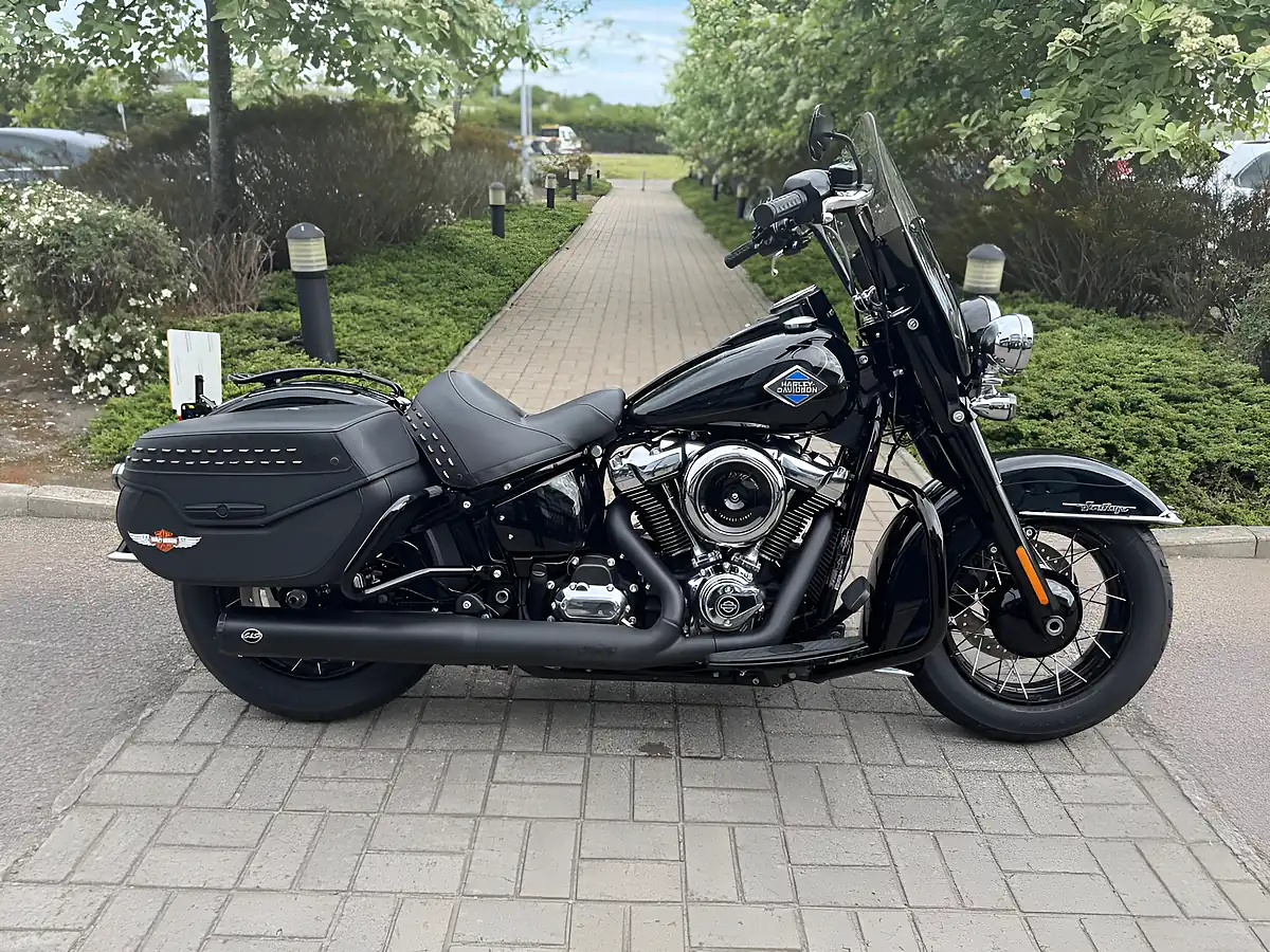 Used 2025 Harley-Davidson Heritage Classic Black - Front View