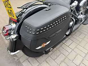 Used 2025 Harley-Davidson Heritage Classic Black - Interior and Exterior details 10