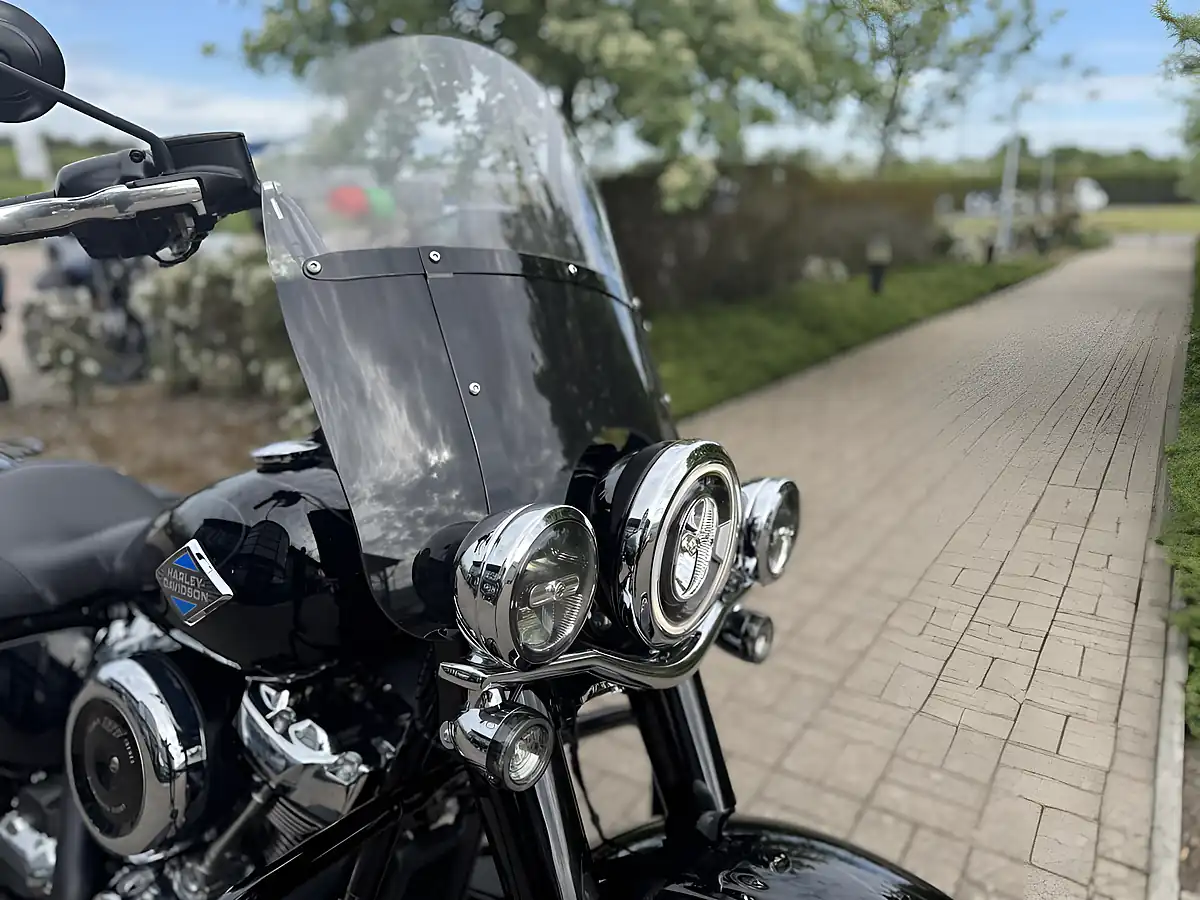 Used 2025 Harley-Davidson Heritage Classic Black - Interior and Exterior details 15