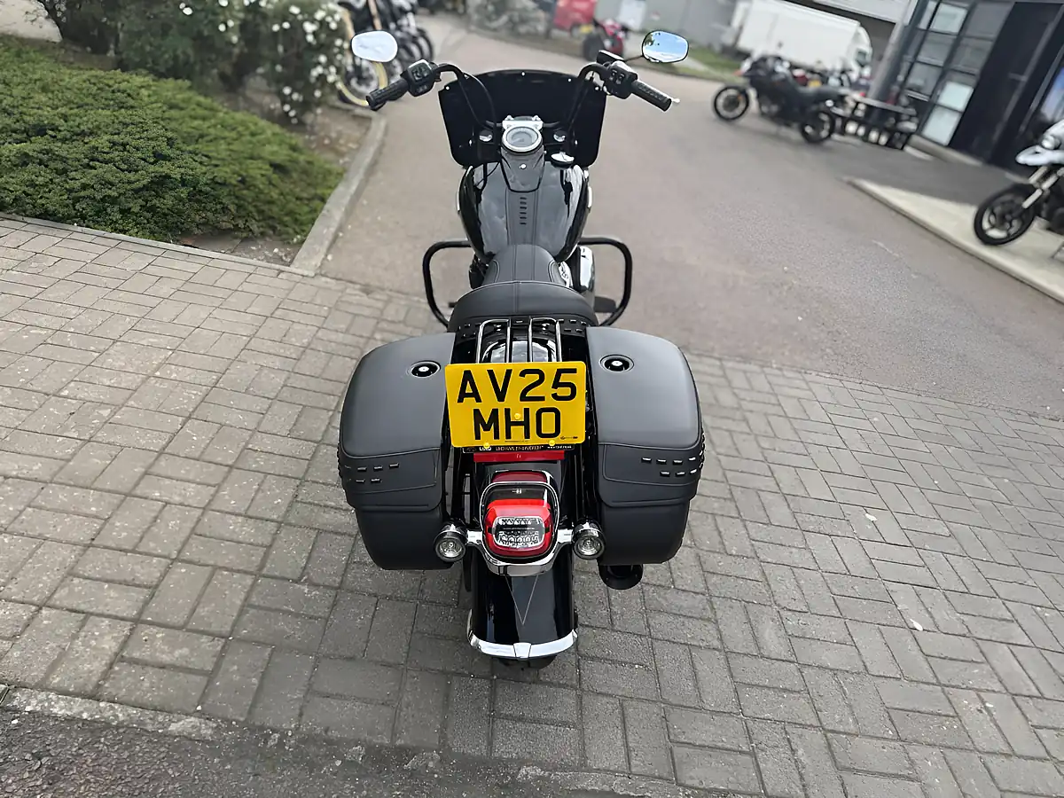 Used 2025 Harley-Davidson Heritage Classic Black - Interior and Exterior details 7