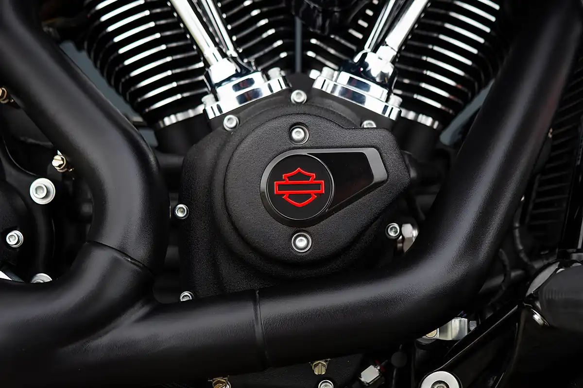 Used 2025 Harley-Davidson Low Rider ST Brilliant Red - Interior and Exterior details 12