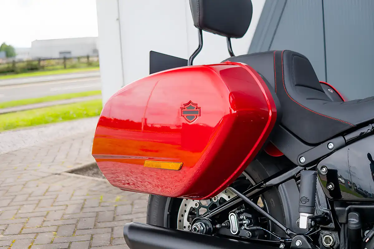 Used 2025 Harley-Davidson Low Rider ST Brilliant Red - Interior and Exterior details 13