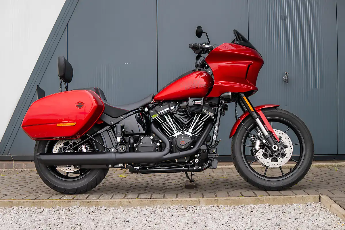 Used 2025 Harley-Davidson Low Rider ST Brilliant Red - Interior and Exterior details 4