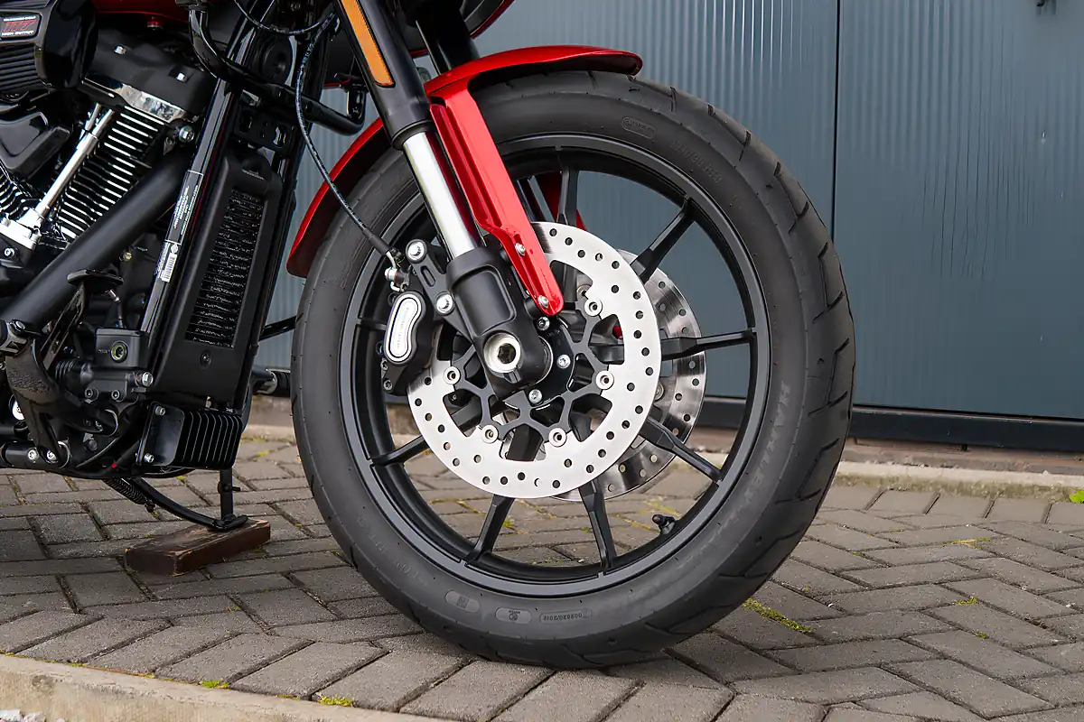 Used 2025 Harley-Davidson Low Rider ST Brilliant Red - Interior and Exterior details 8