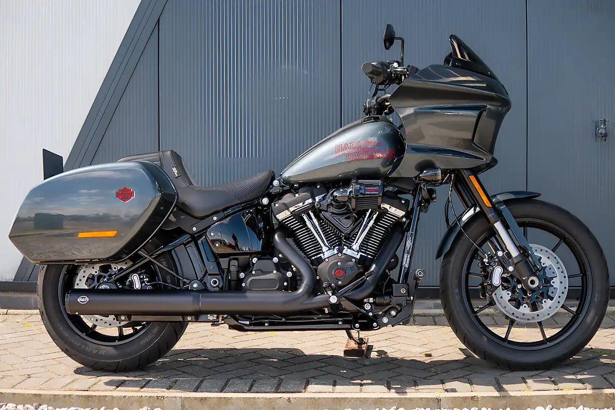 Used 2025 Harley-Davidson Low Rider ST Iron Horse Metallic - Interior and Exterior details 3