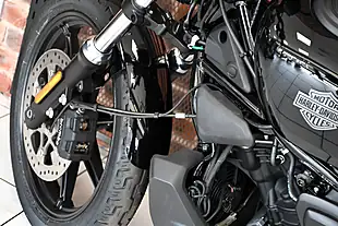 Used 2025 Harley-Davidson Nightster 975 Black - Interior and Exterior details 17