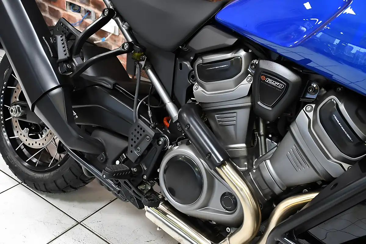 Used 2025 Harley-Davidson Pan America 1250 Special Blue Burst - Interior and Exterior details 3