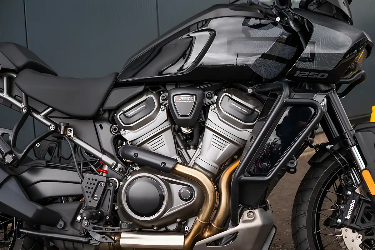Used 2025 Harley-Davidson Pan America 1250 Special Vivid Black - Interior and Exterior details 7