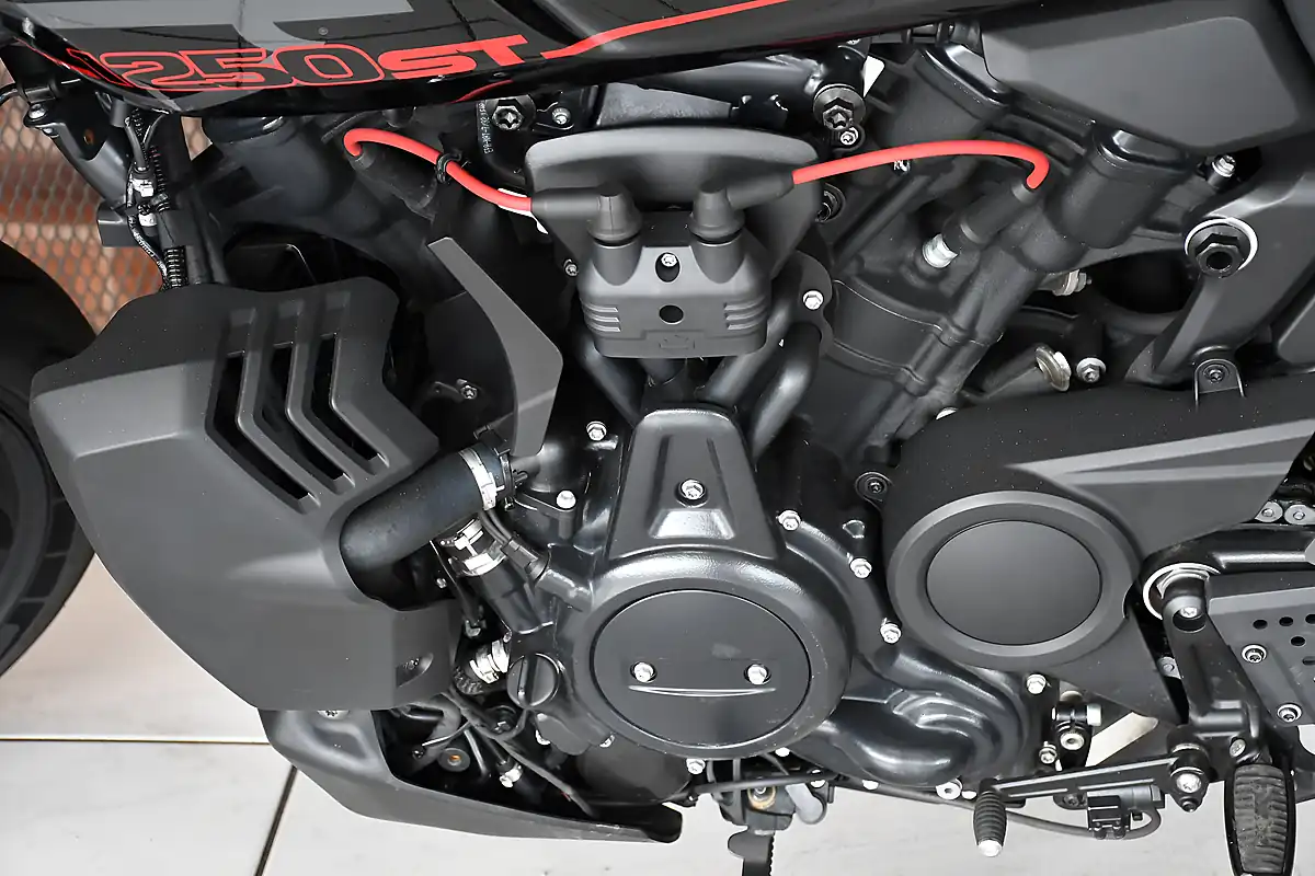 Used 2025 Harley-Davidson Pan America ST Vivid Black - Interior and Exterior details 10