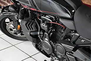 Used 2025 Harley-Davidson Pan America ST Vivid Black - Interior and Exterior details 11
