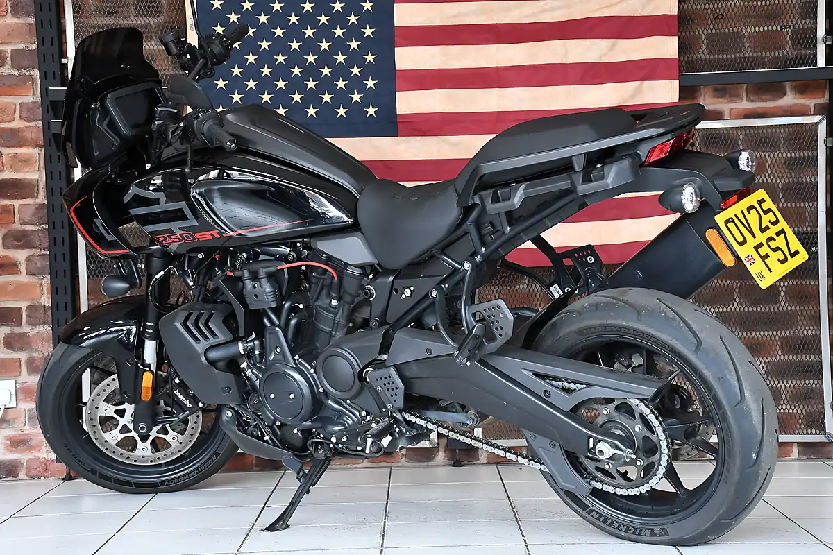Used 2025 Harley-Davidson Pan America ST Vivid Black - Interior and Exterior details 12