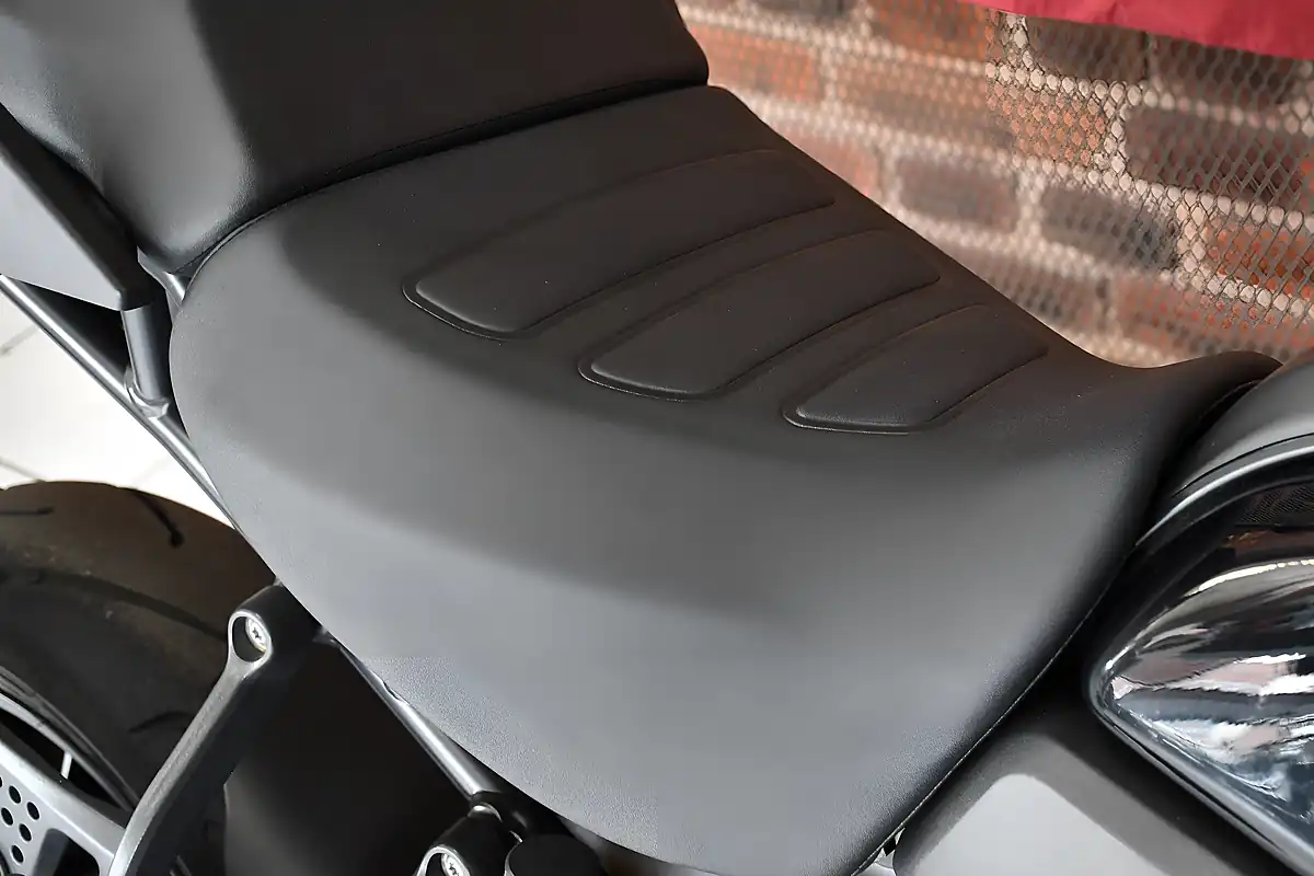 Used 2025 Harley-Davidson Pan America ST Vivid Black - Interior and Exterior details 16